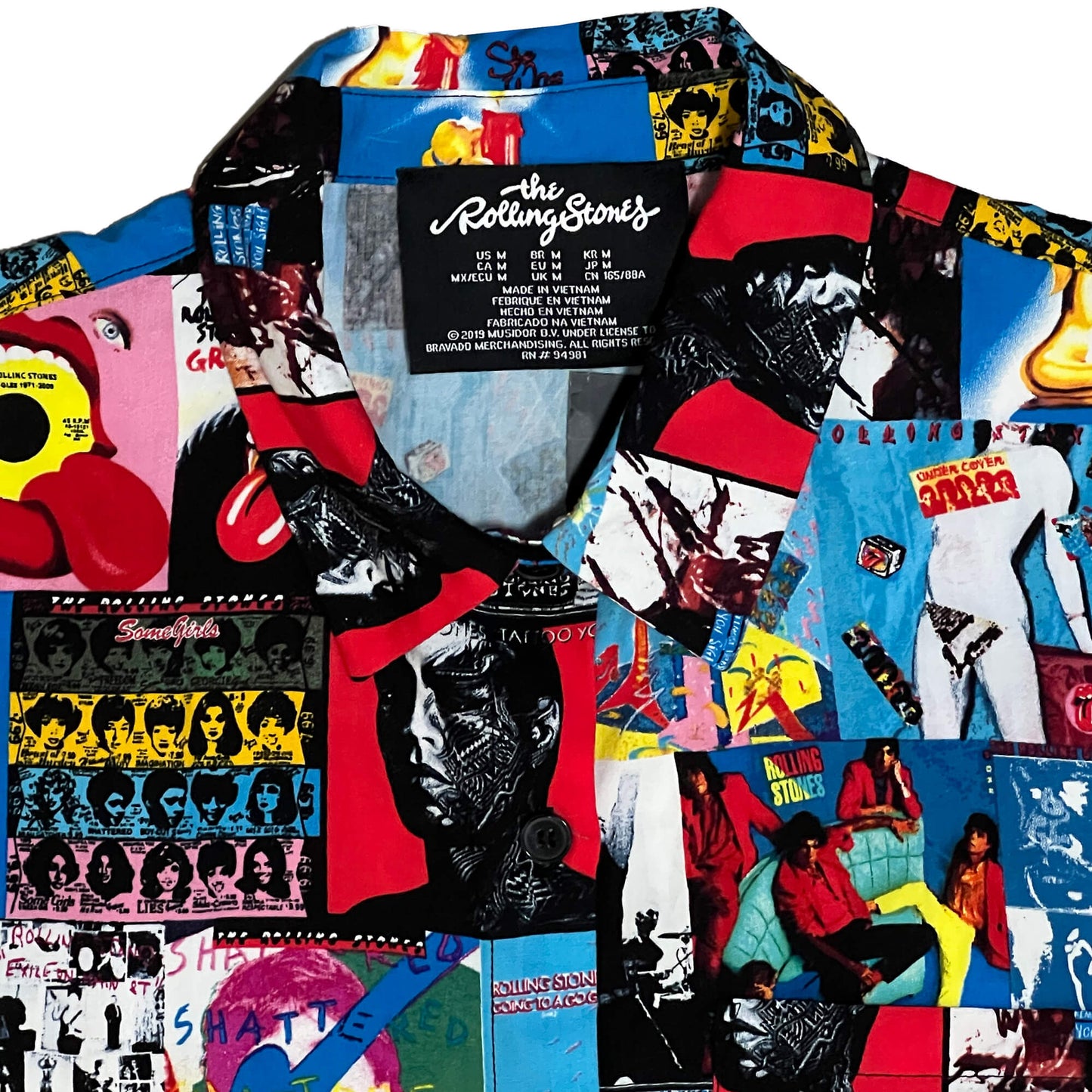Rolling-Stones-Graphic-Button-Down-Shirt.-Close-up-view.-M.-Shop-eBargainsAndDeals.com