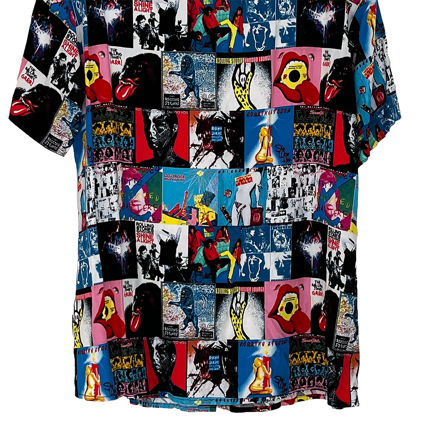 The-Rolling-Stones-Short-Sleeve-Graphic-Shirt.-M.-Close-up-view.-Shop-eBargainsAndDeals.com