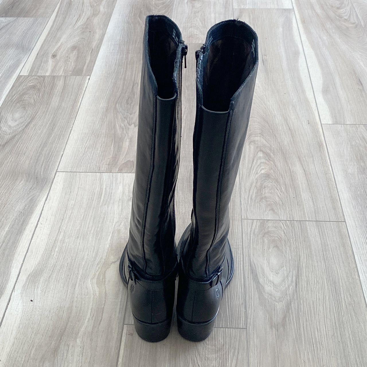Black Knee High Leather Equestrian Riding Boots. Size 7M. Born. Helen