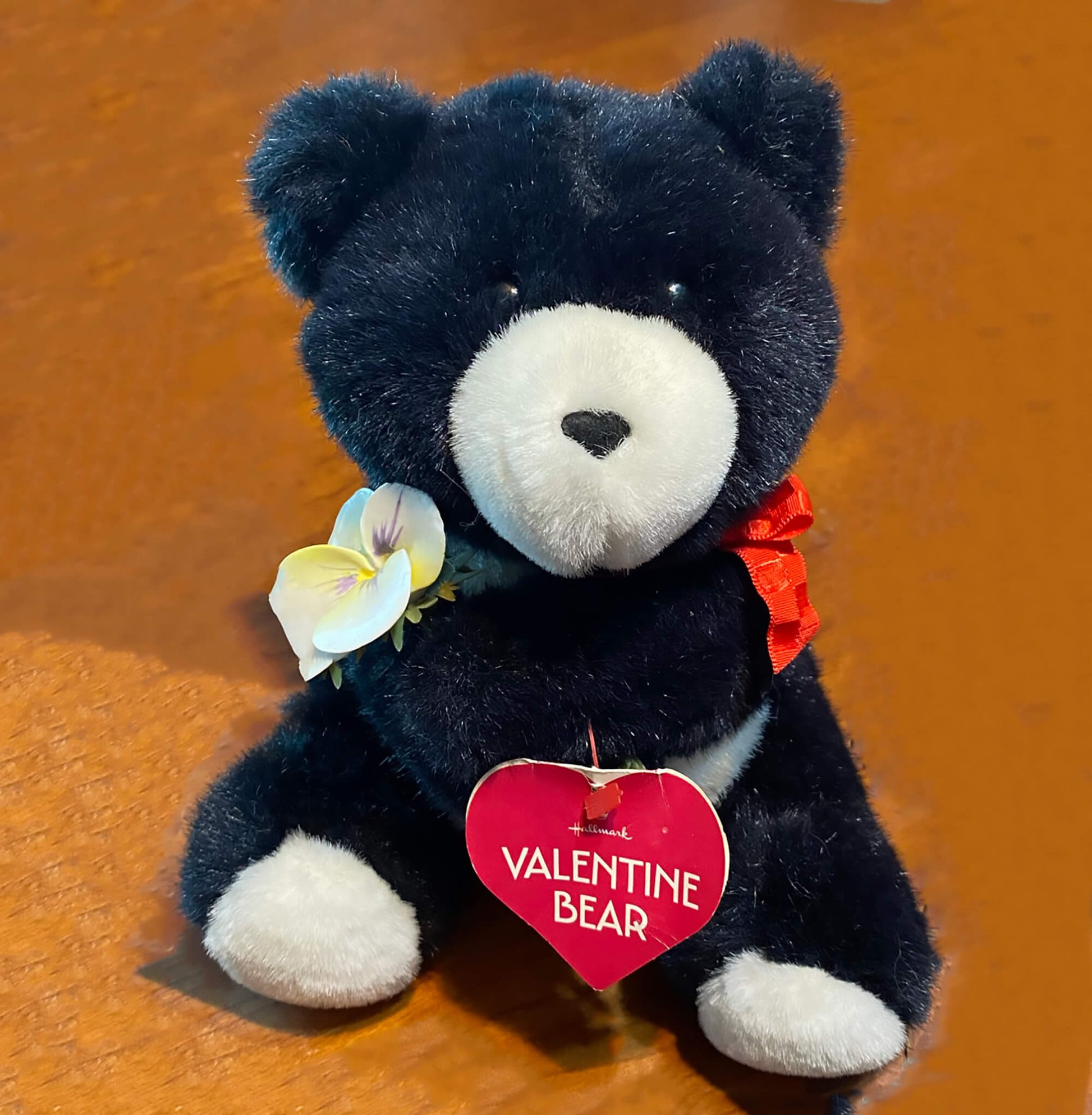 Hallmark-Valentine-Black-Panda-Bear-side-view2-Hallmark-Valentine-Black-Panda-Bear-side-view2