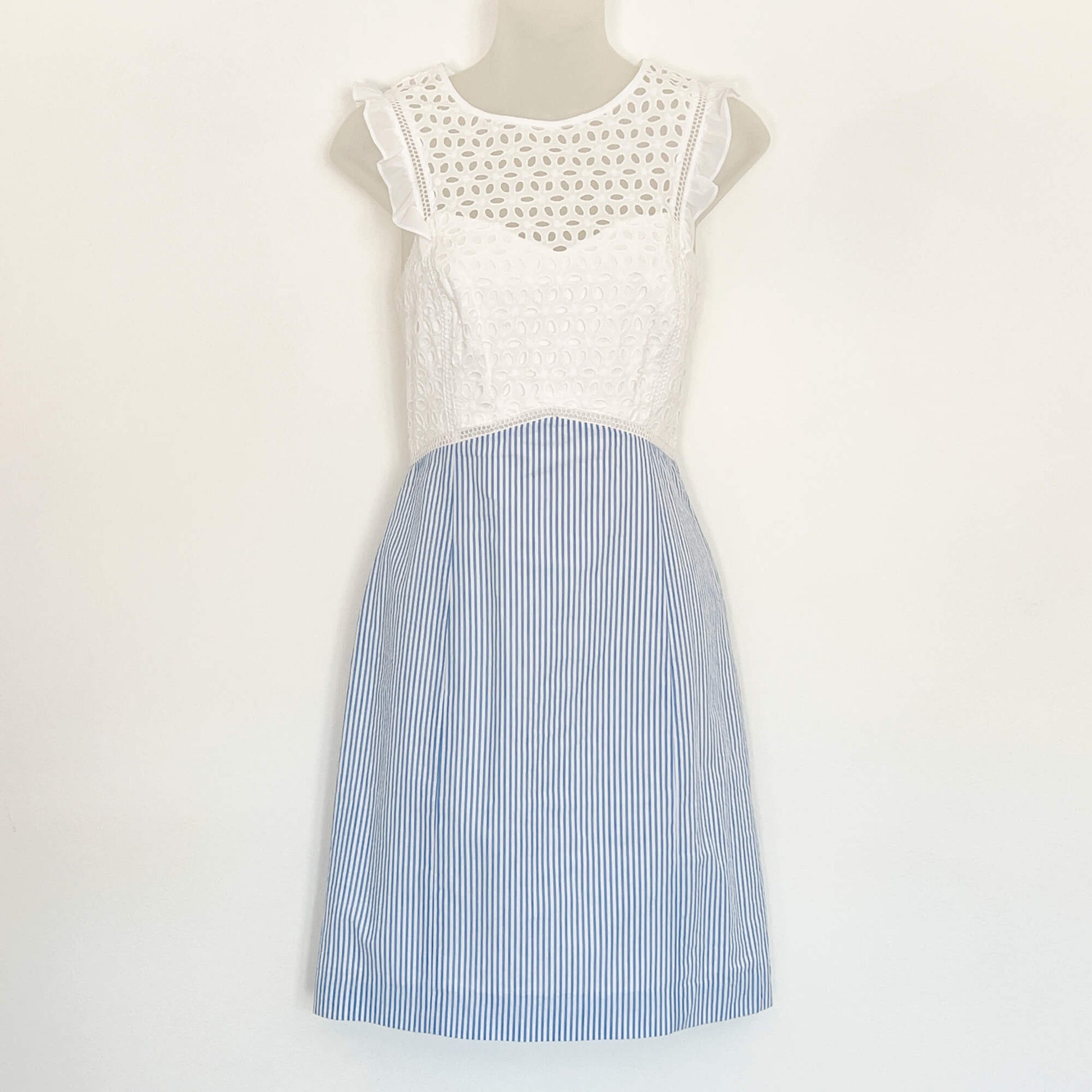 NWT-Lilly-Pulitzer-White-Eyelet_-Blue-Stripe-Dress.-Size-4.-www.eBargainsAndDeals.com