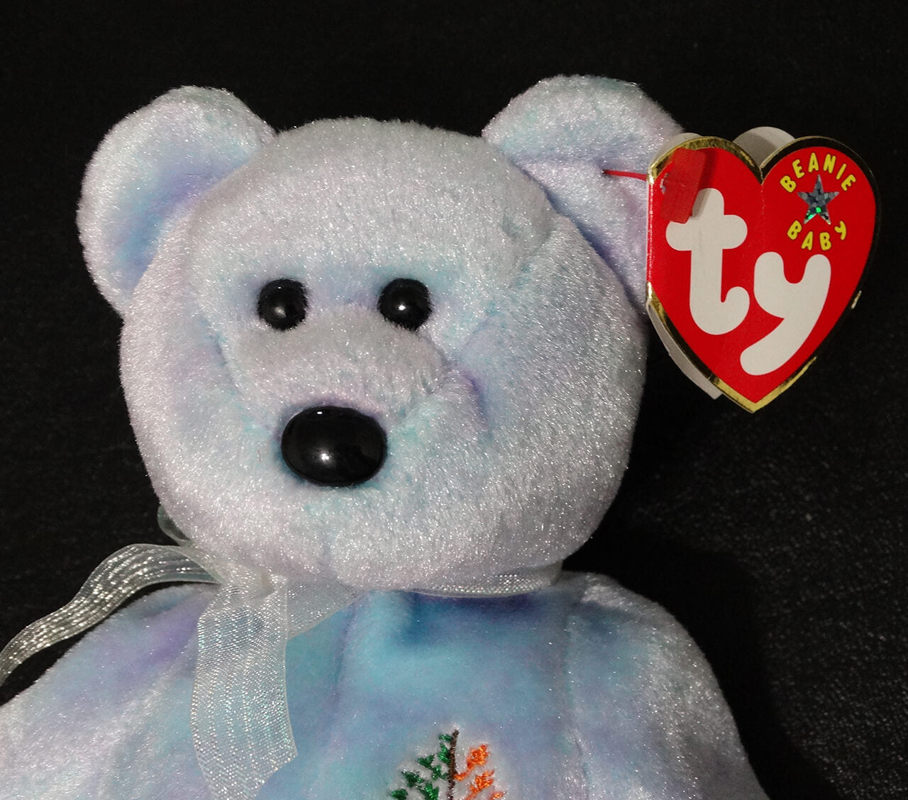 Ty_beanie_Baby_Issy_Blue_Stuffed_Bear_Toy_close_up_view