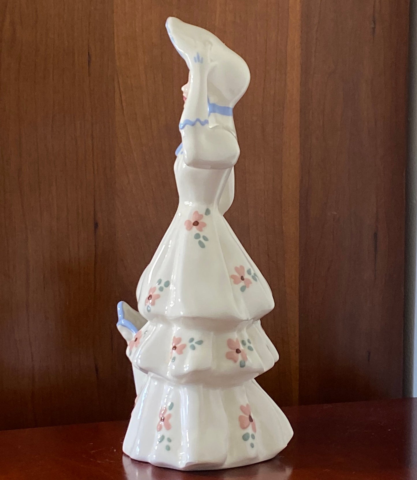 florence-ceramics-lady-emily-figurine-side view