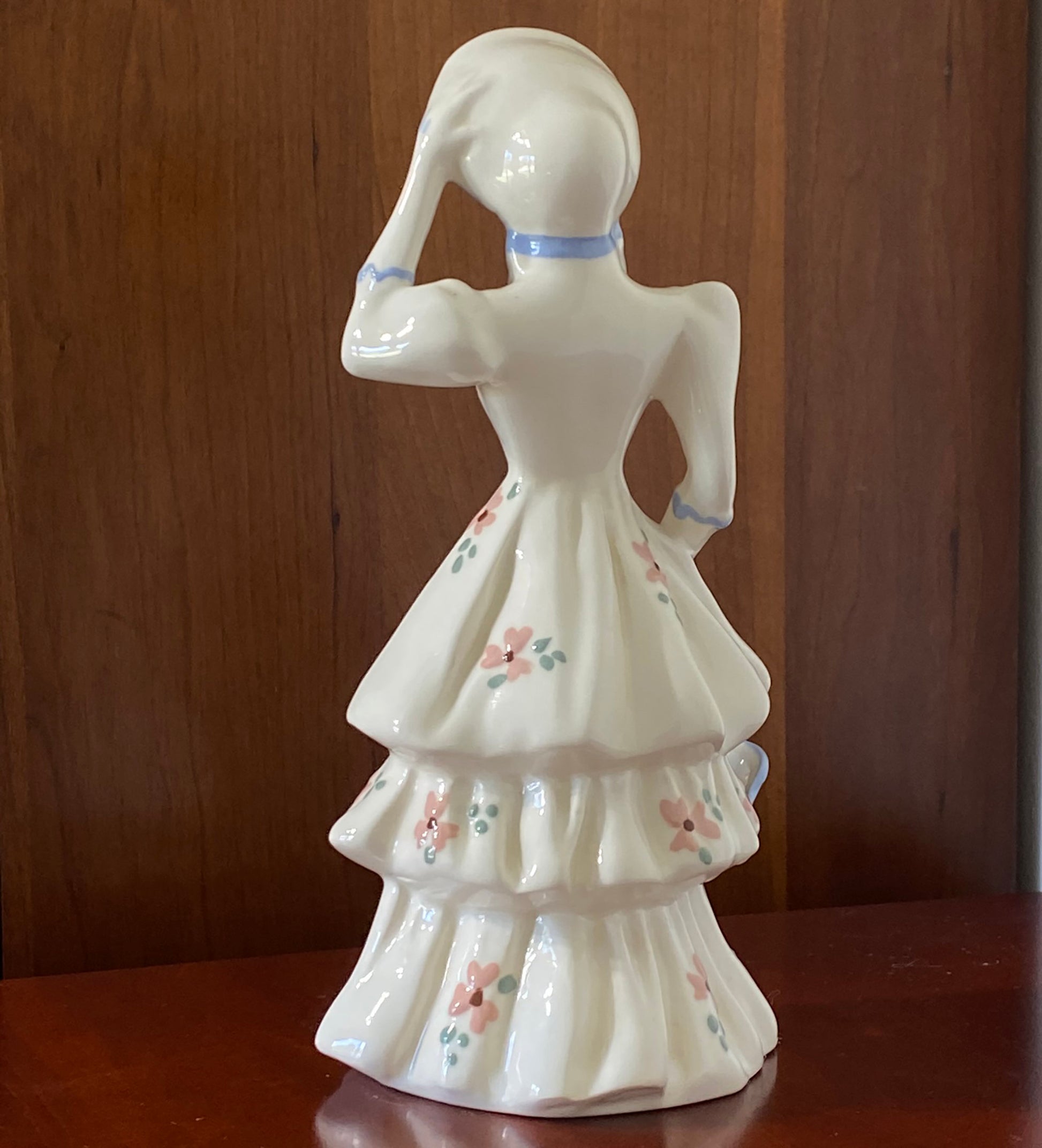 florence-ceramics-lady-emily-figurine flower vase -back side